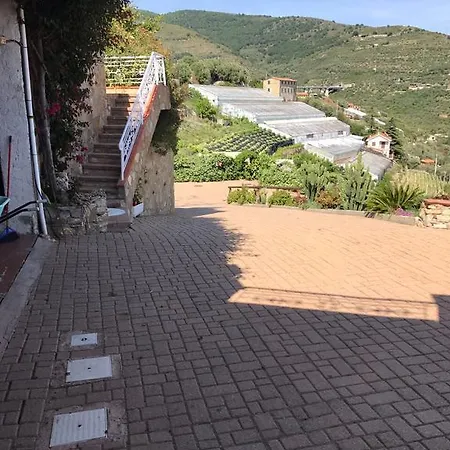 Vista Mare Pensión Castellaro (Liguria)